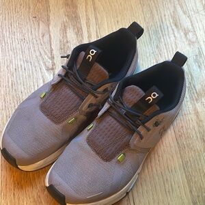 On Running Girl Youth Purple Athletic Shoes, Youth Size 3.5